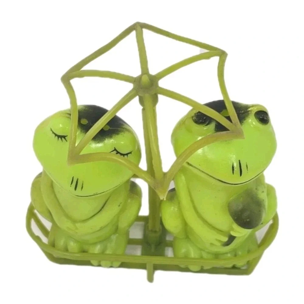 Vintage Salt & Pepper Shakers Plastic Green Frogs with Umbrella In Love Display